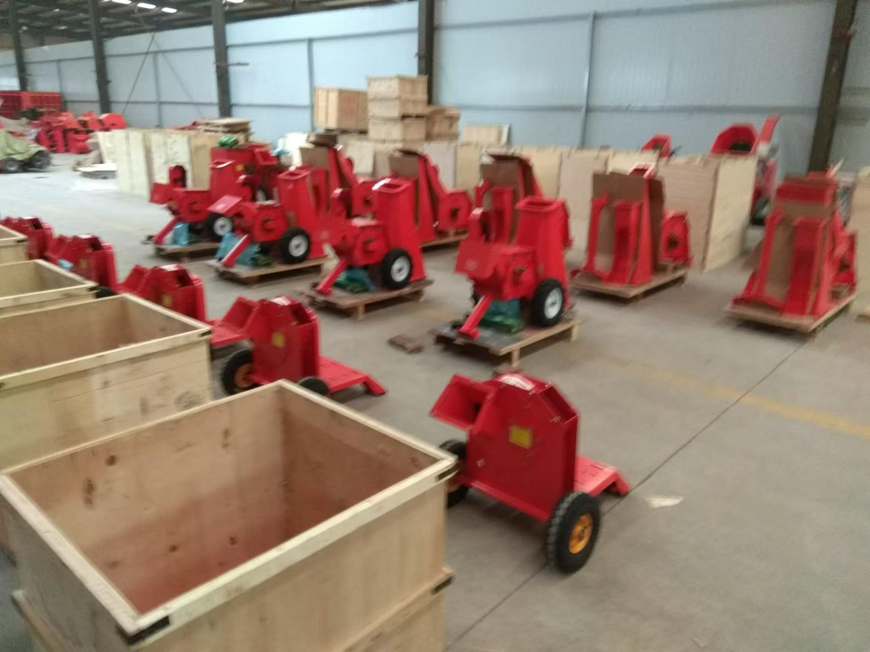 High-Efficiency 15HP Anti-Skid - Outdoor Power Broom 评论和价格